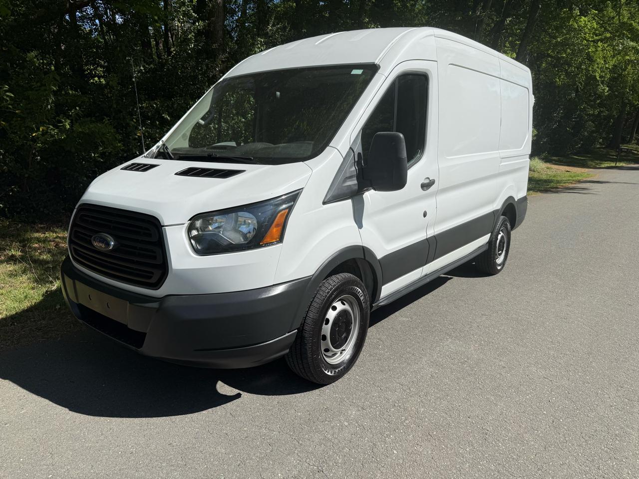 Ford Transit 250 Van Med. Roof w/Sliding Pass. 130-in. WB 2016