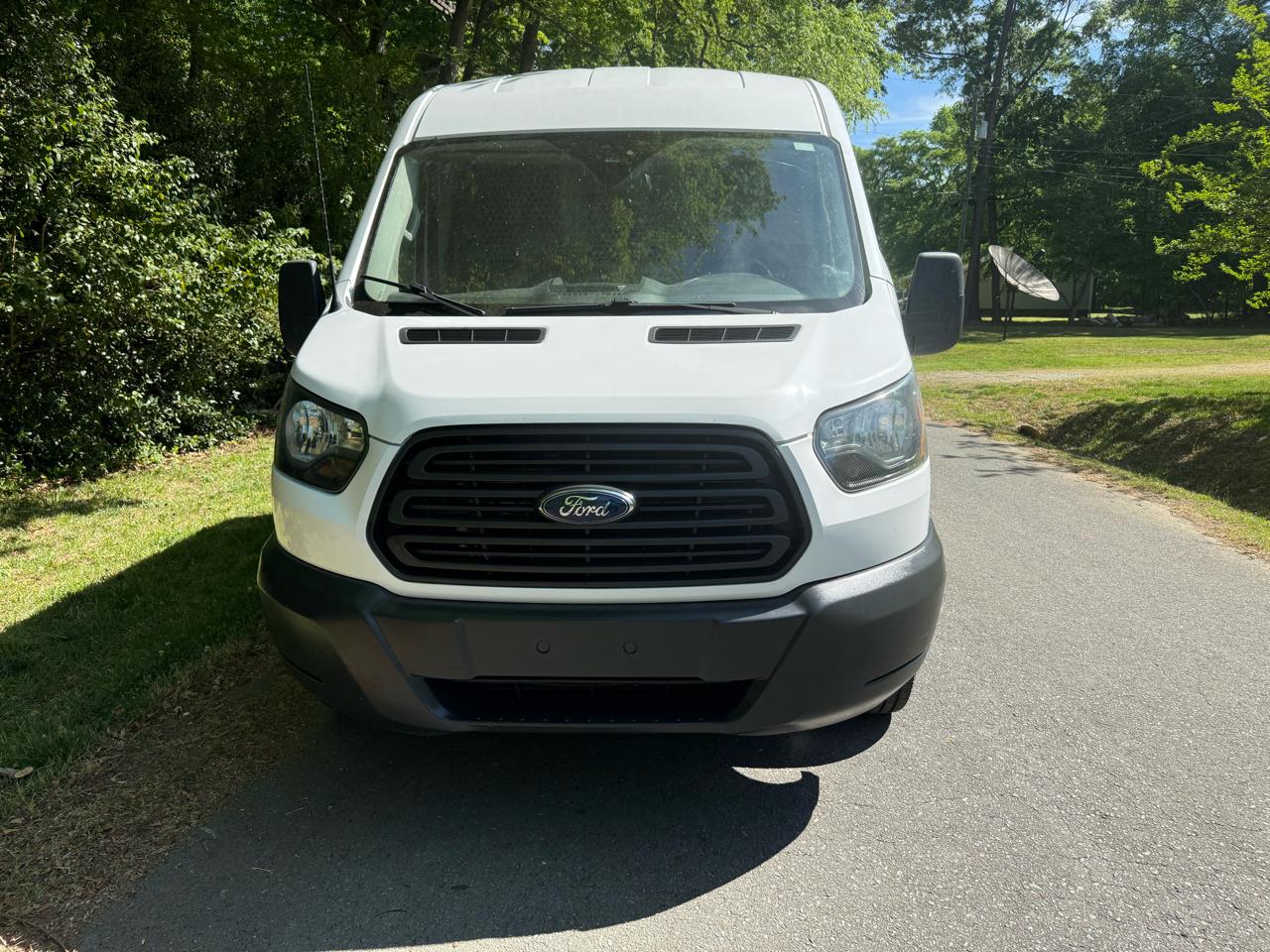 Ford Transit 250 Van Med. Roof w/Sliding Pass. 130-in. WB 2016