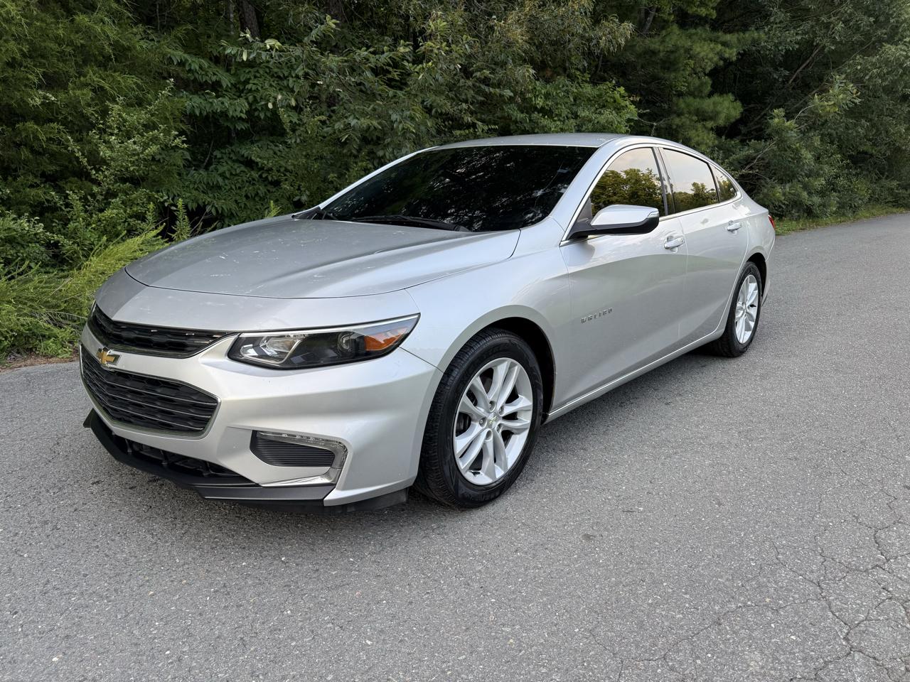 2017 Chevrolet Malibu LT FWD photo