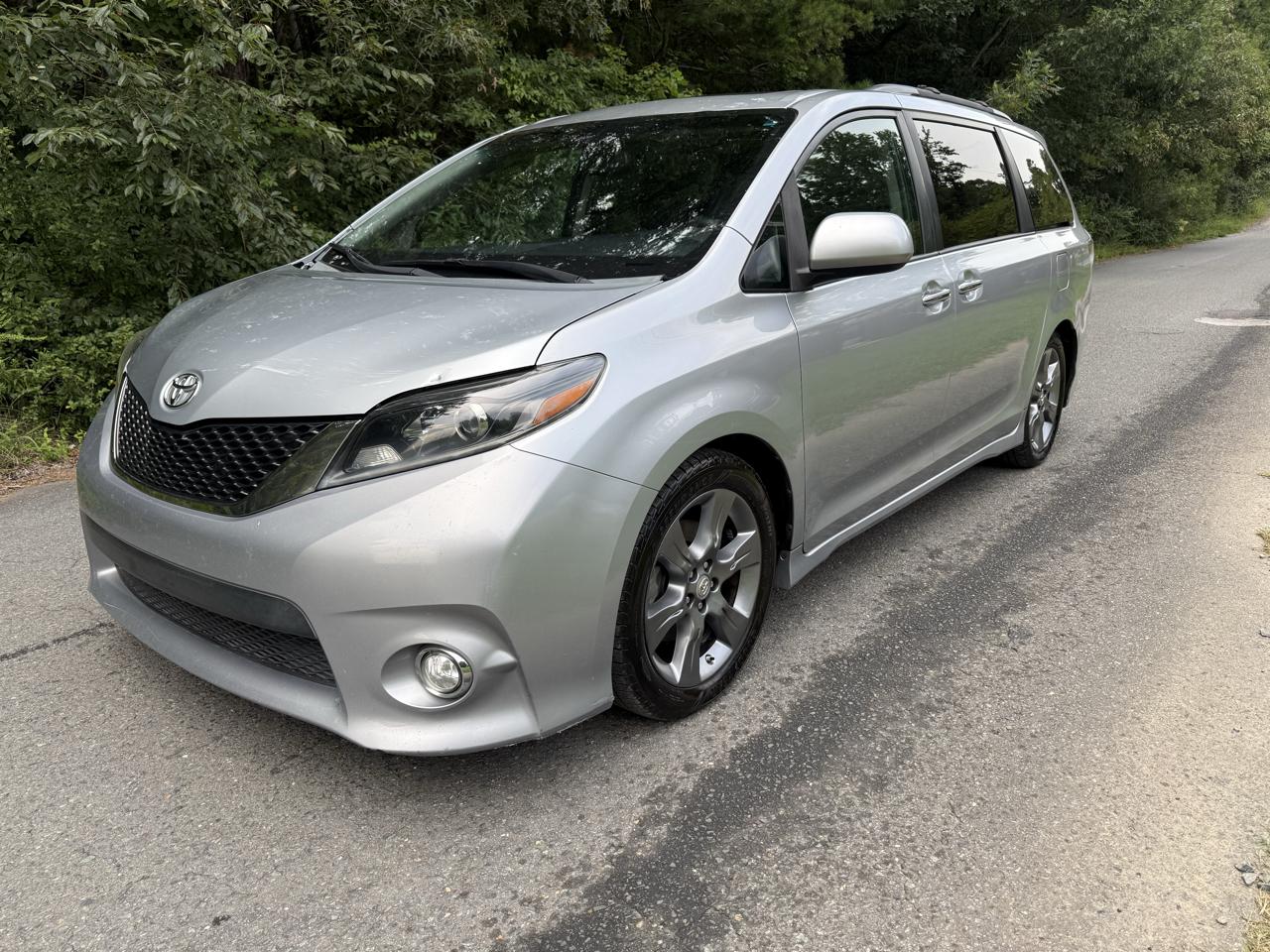 2015 Toyota Sienna SE FWD 8-Passenger V6