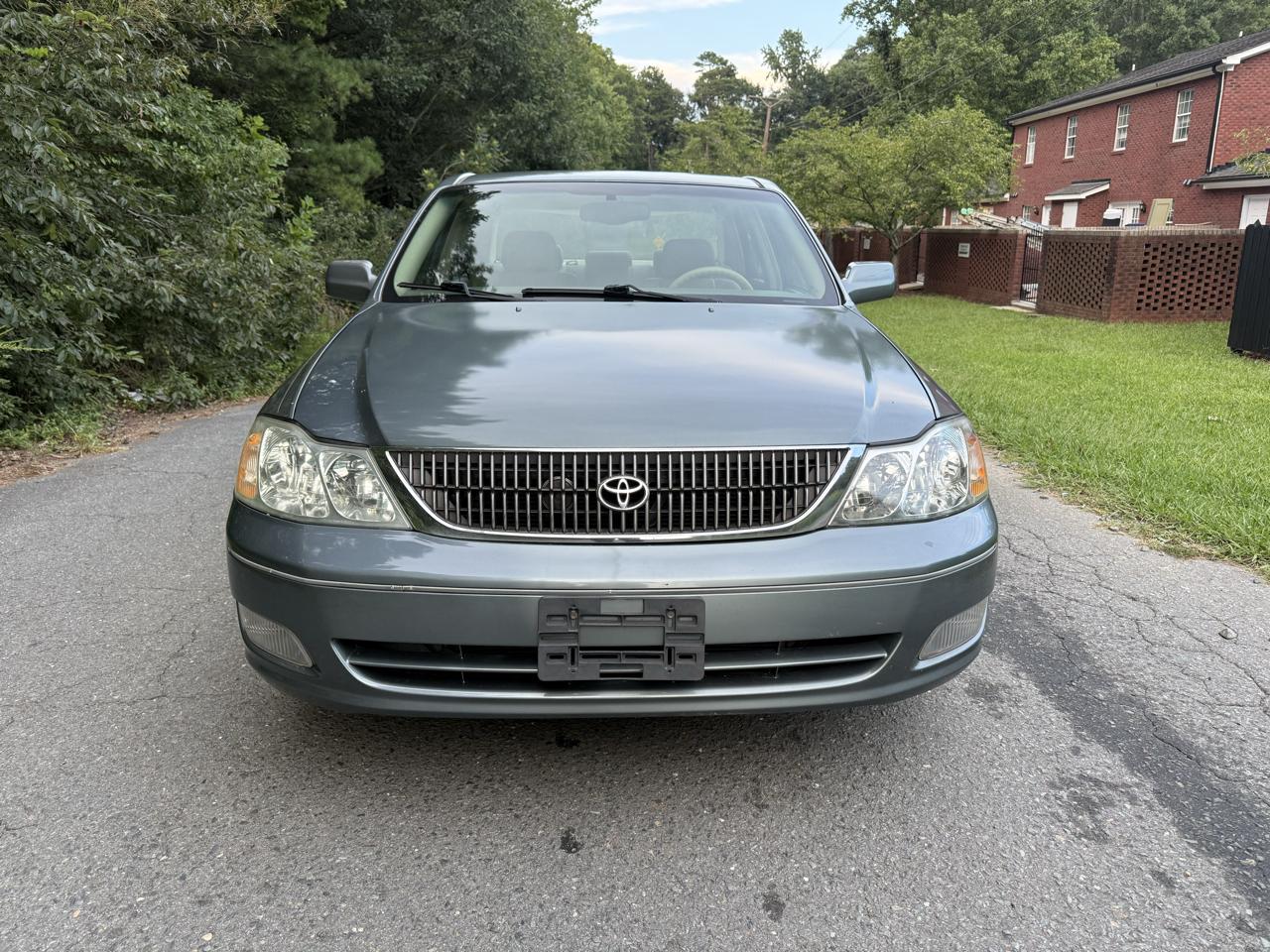 Toyota Avalon XL 2000