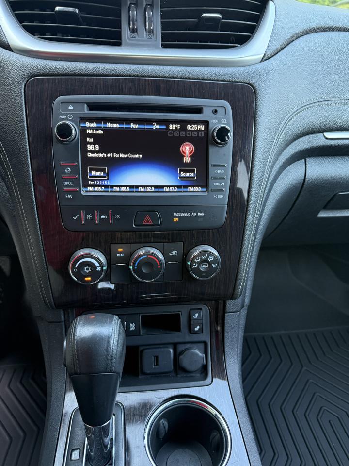 Chevrolet Traverse 1LT FWD 2015
