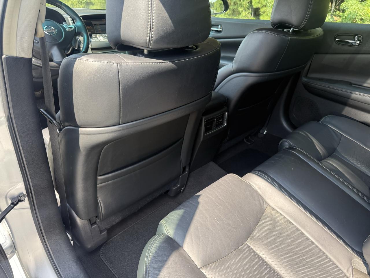 Nissan Maxima SV 2011