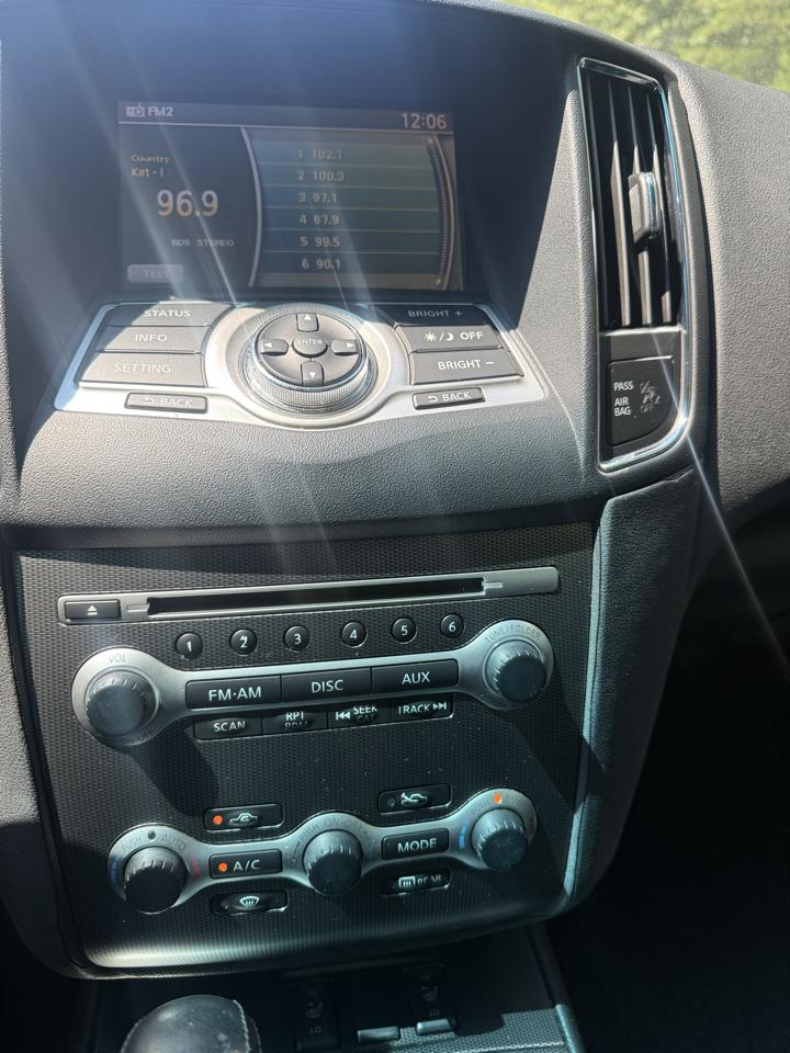 Nissan Maxima SV 2011