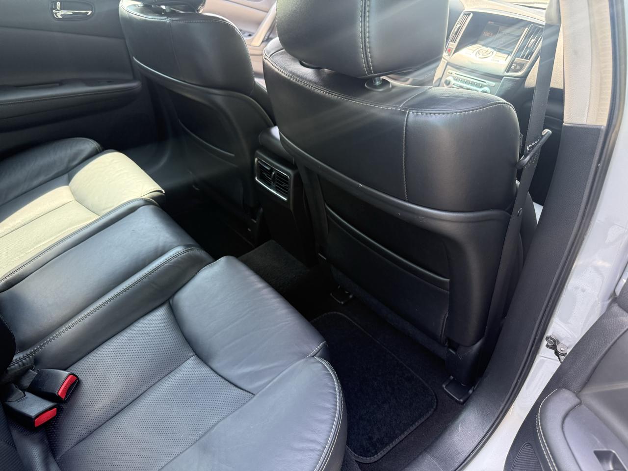 Nissan Maxima SV 2011