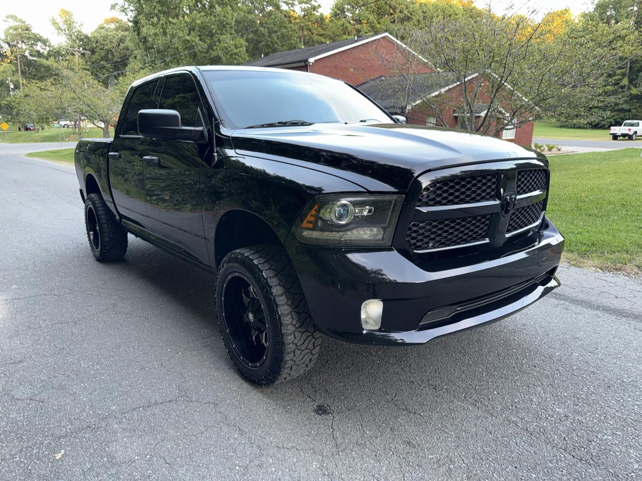 RAM 1500 4WD Quad Cab 140.5" Express 2014