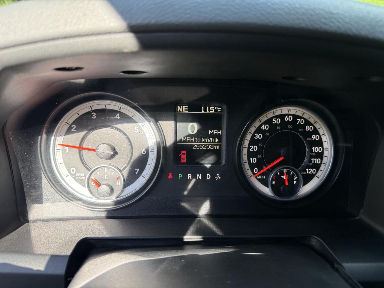 RAM 1500 4WD Quad Cab 140.5" Express 2014