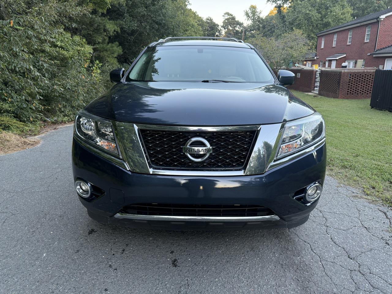 Nissan Pathfinder SV 2WD 2015