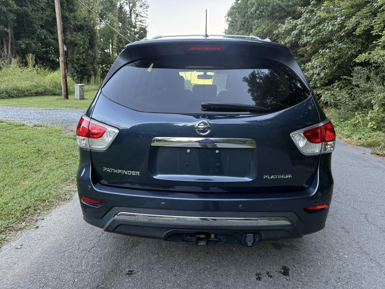 Nissan Pathfinder SV 2WD 2015