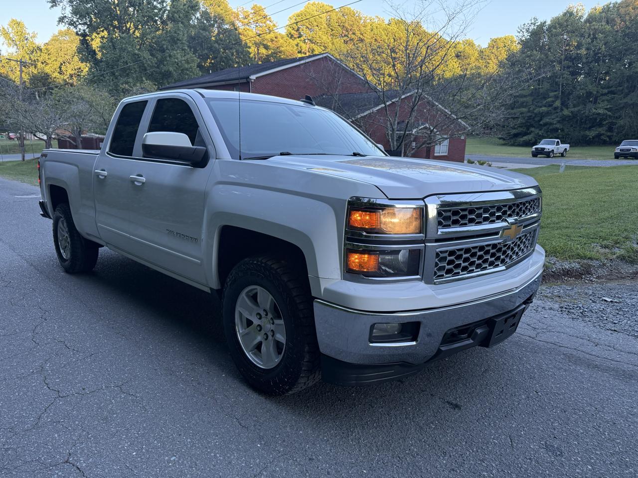 Chevrolet Silverado 1500 4WD Crew Cab 143.5" LT 2015