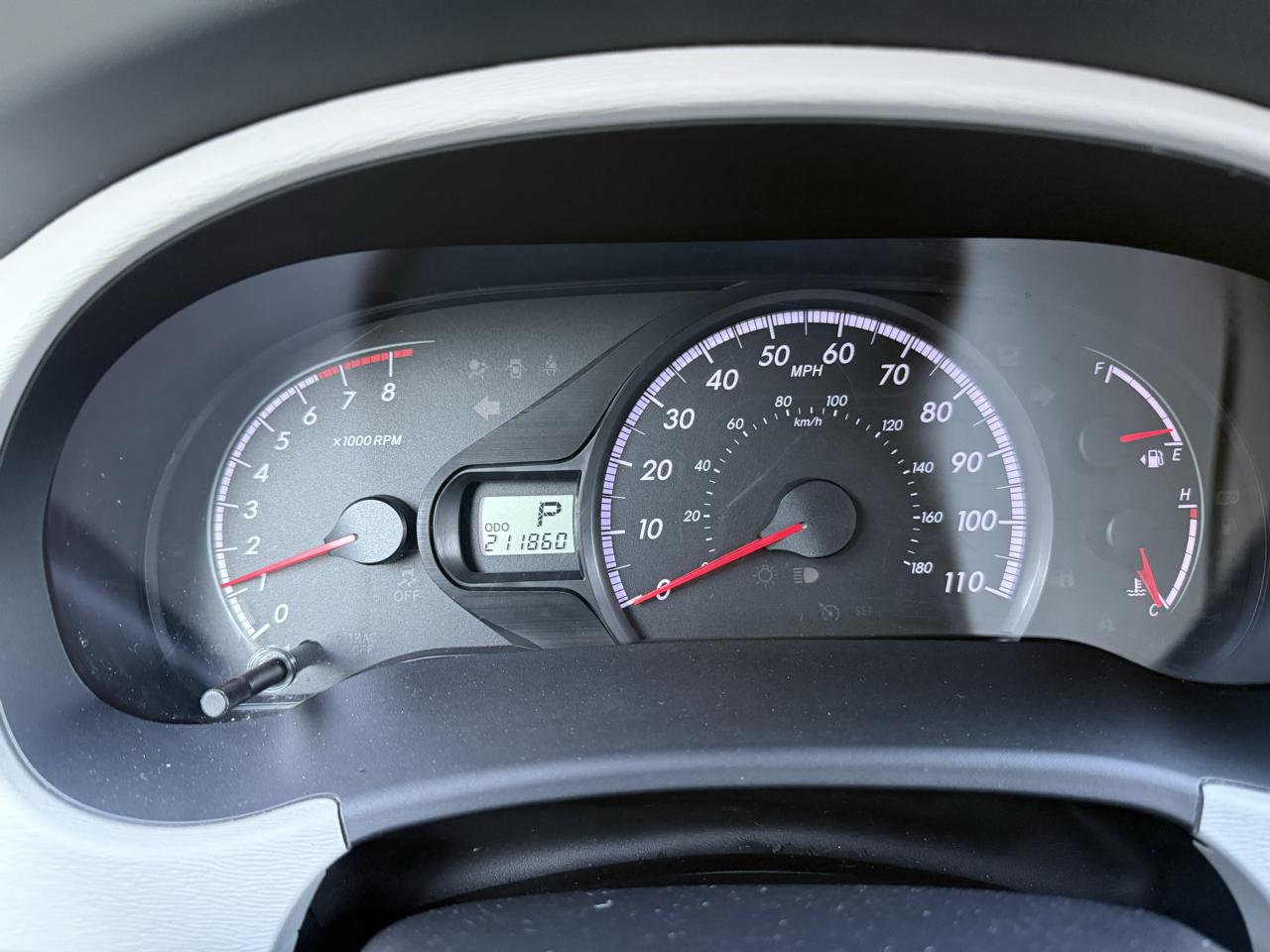 Toyota Sienna LE AWD 7-Passenger V6 2012