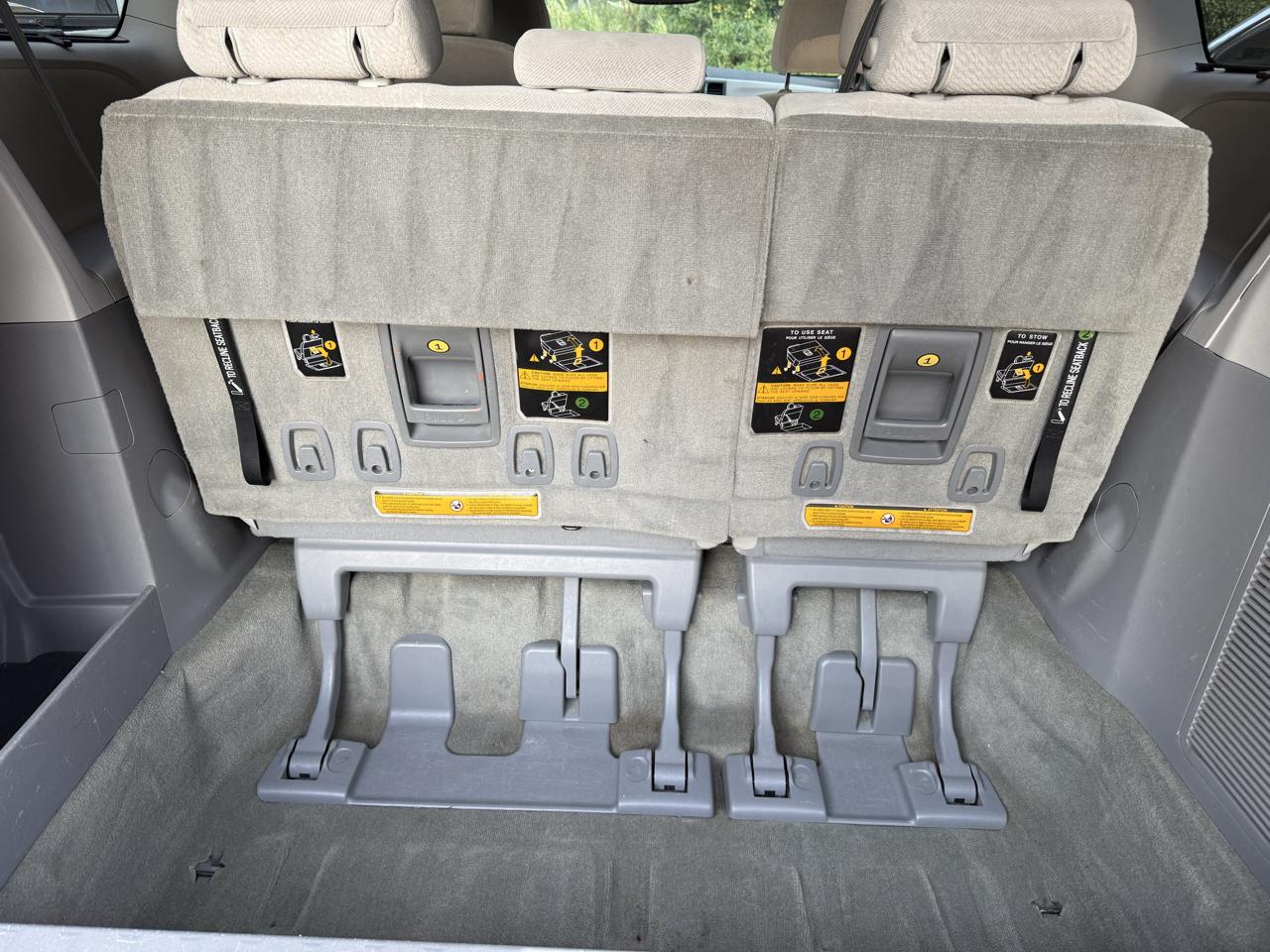 Toyota Sienna LE AWD 7-Passenger V6 2012
