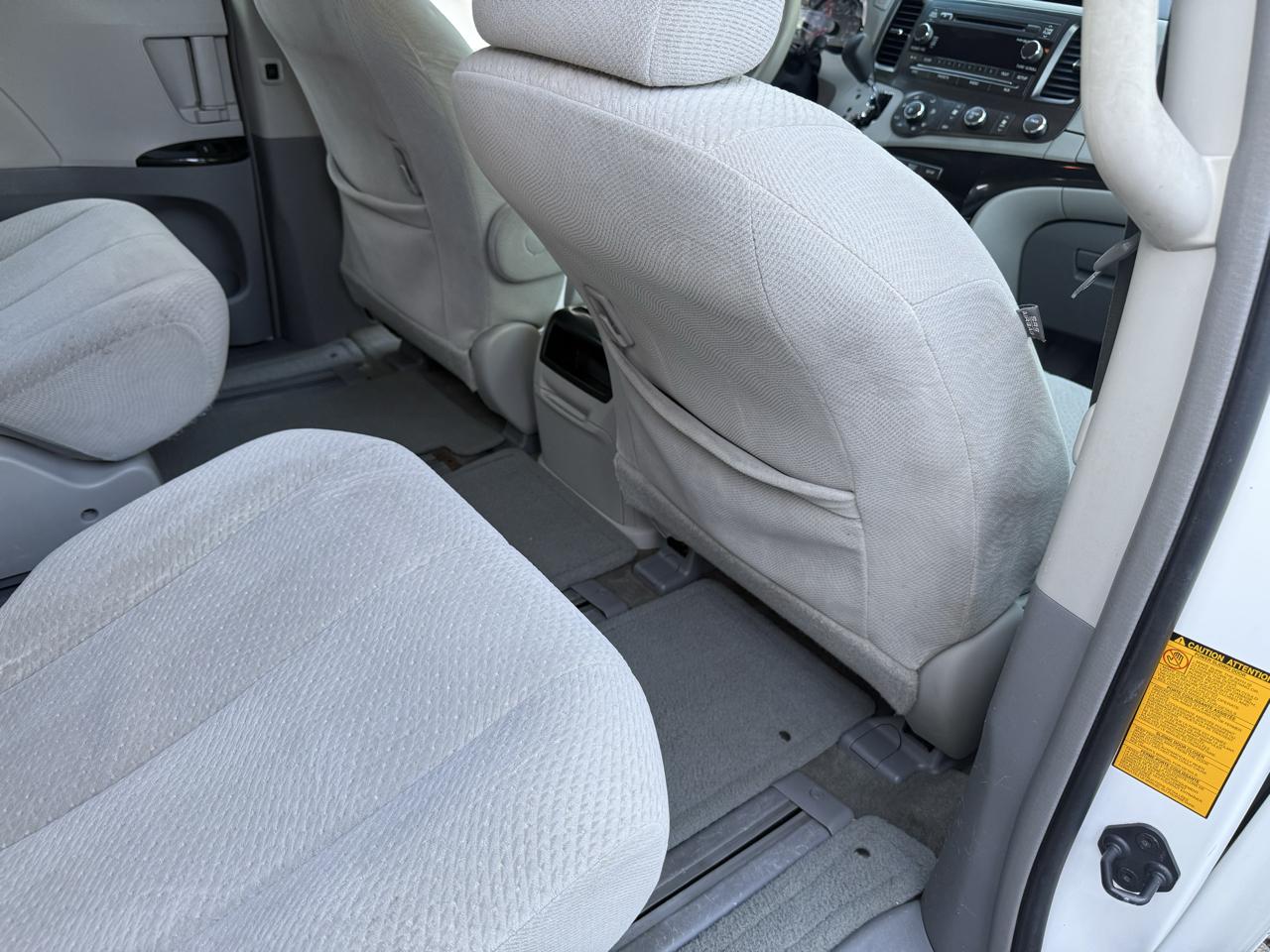 Toyota Sienna LE AWD 7-Passenger V6 2012