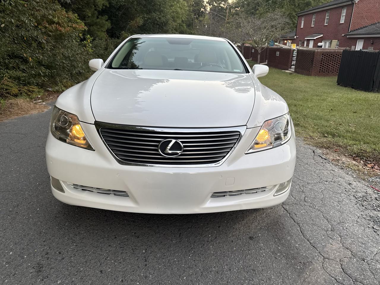 Lexus LS 460 Luxury Sedan 2007