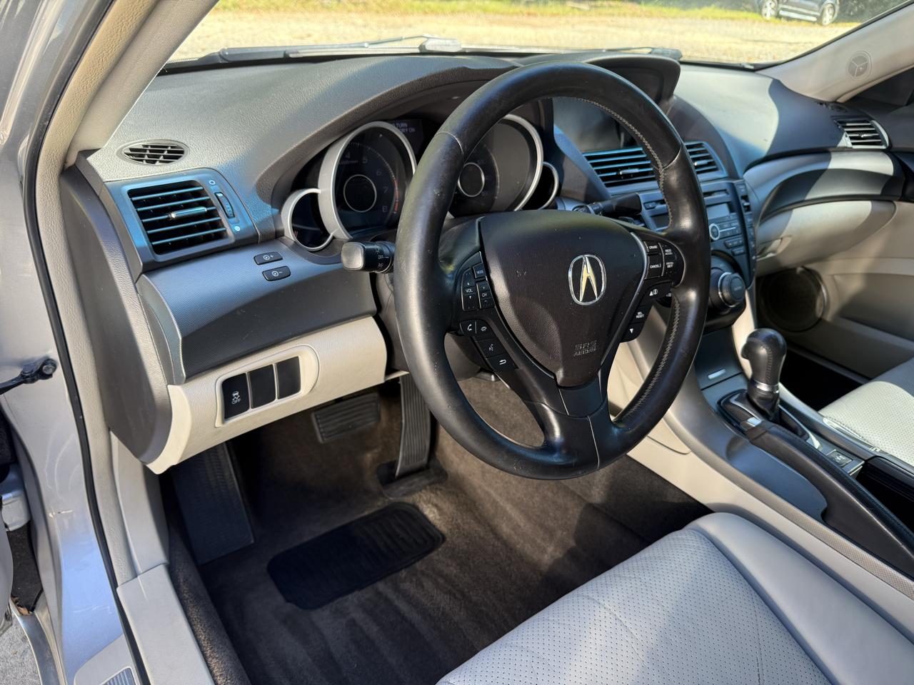 Acura TL 6-Speed AT with Tech Package and 18-In. WP 2012