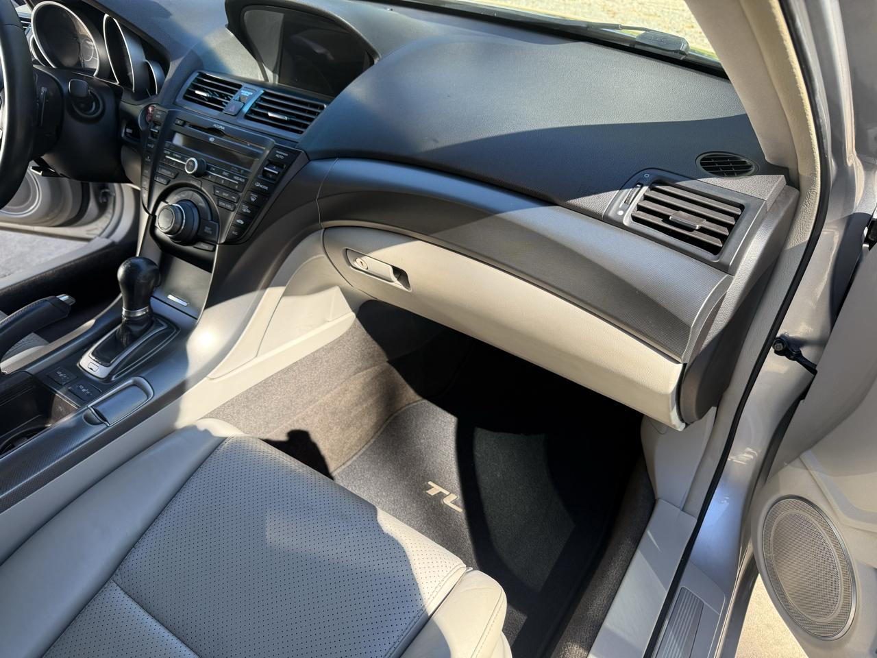 Acura TL 6-Speed AT with Tech Package and 18-In. WP 2012