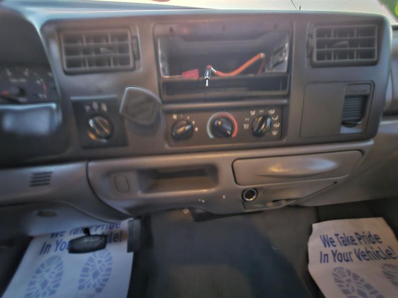 Ford F-250 SD XL Crew Cab 4WD 2004