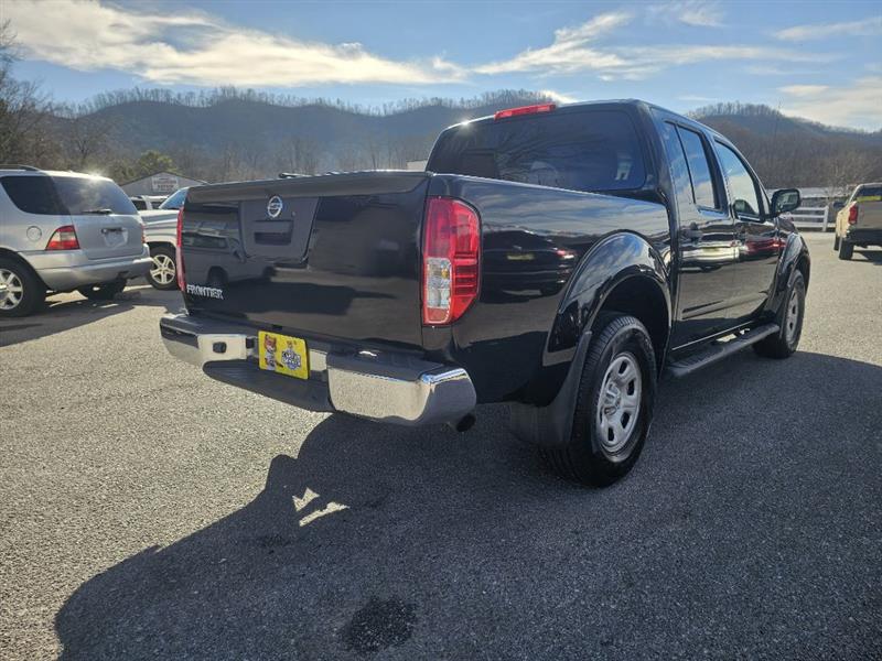 Nissan Frontier S Crew Cab 6MT 4WD 2015