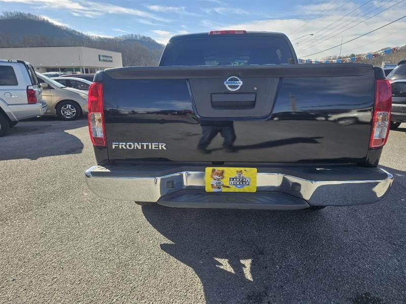 Nissan Frontier S Crew Cab 6MT 4WD 2015