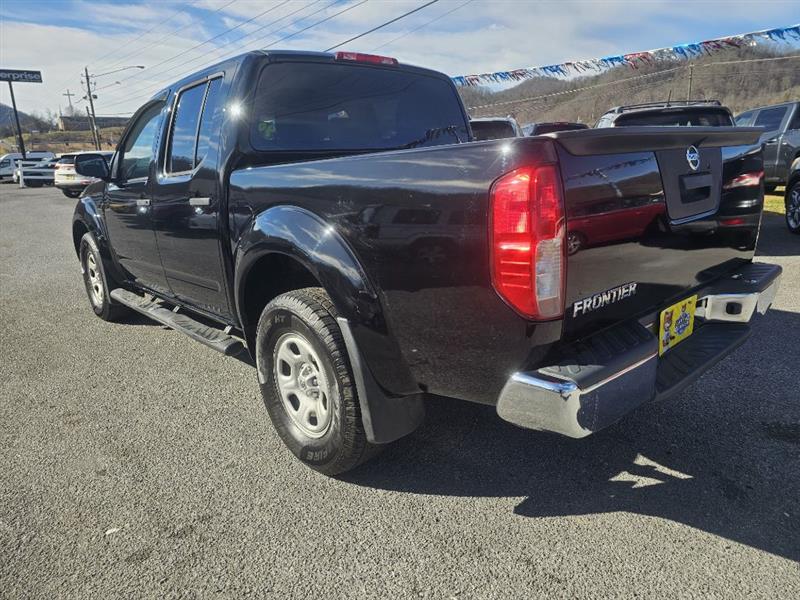 Nissan Frontier S Crew Cab 6MT 4WD 2015