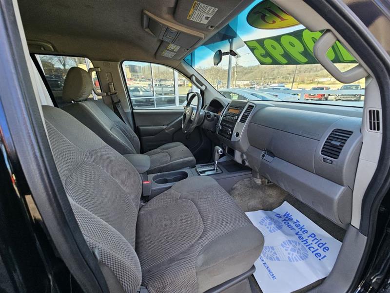 Nissan Frontier S Crew Cab 6MT 4WD 2015