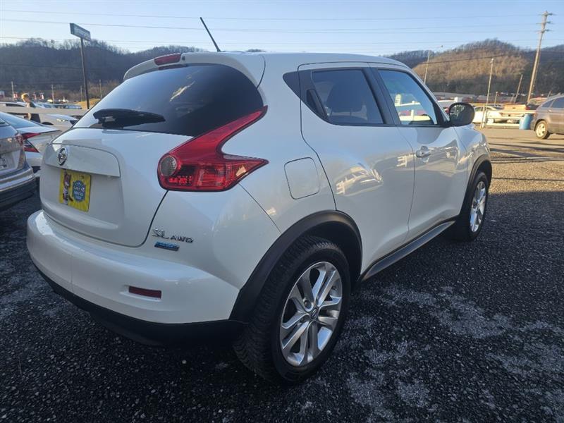 Nissan Juke S AWD 2013