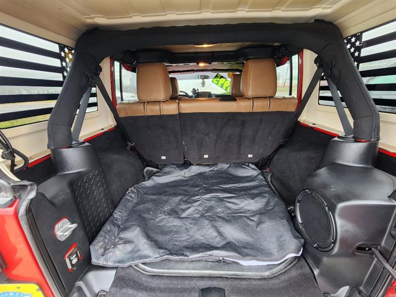 Jeep Wrangler Unlimited Sahara 4WD 2011