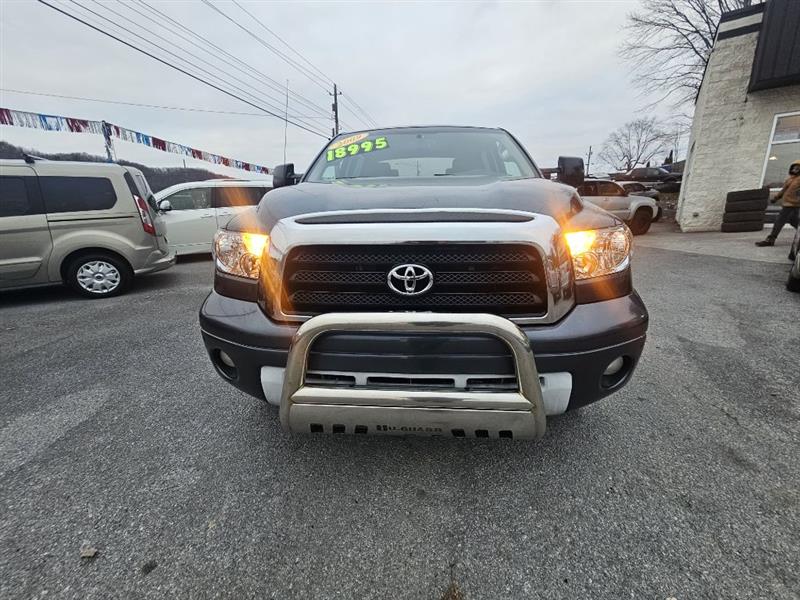 Toyota Tundra Tundra-Grade 5.7L CrewMax 4WD 2009