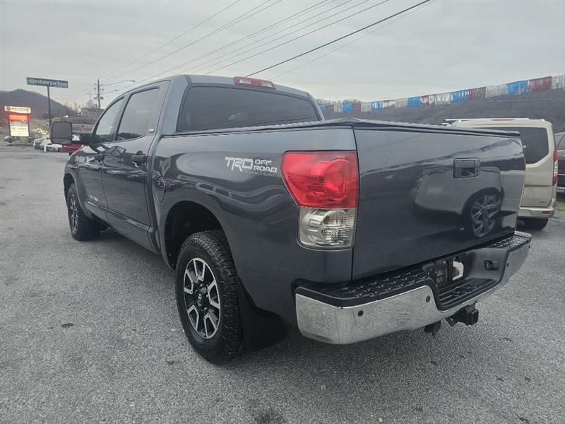 Toyota Tundra Tundra-Grade 5.7L CrewMax 4WD 2009