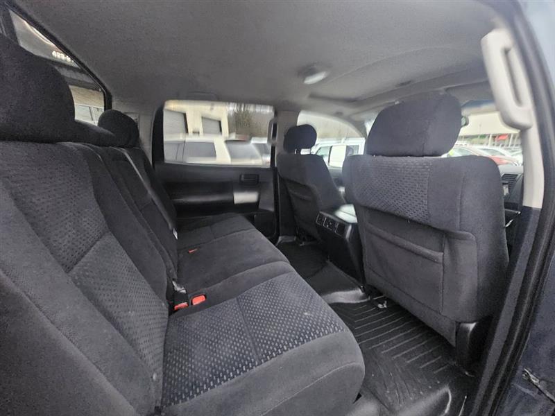 Toyota Tundra Tundra-Grade 5.7L CrewMax 4WD 2009