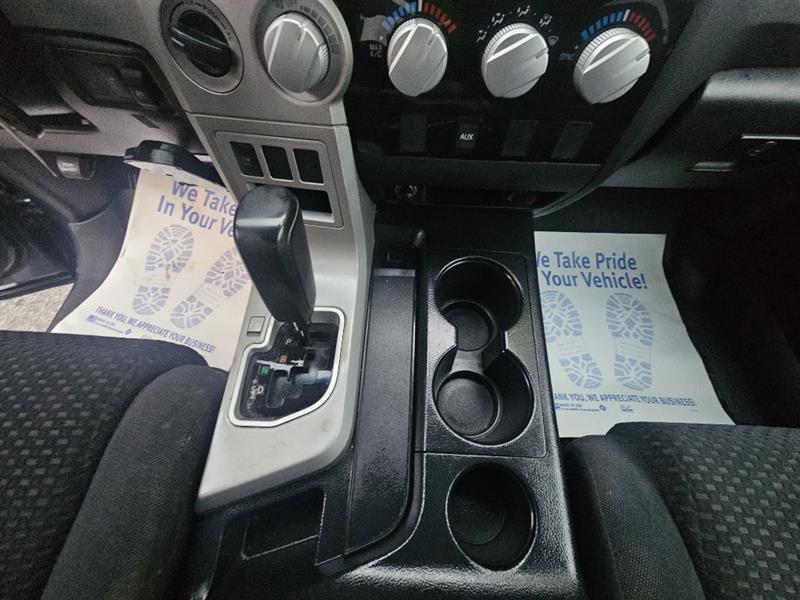 Toyota Tundra Tundra-Grade 5.7L CrewMax 4WD 2009