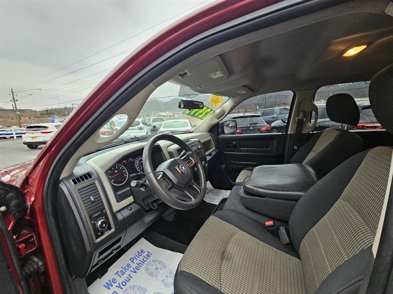 RAM 1500 ST Crew Cab 4WD 2012
