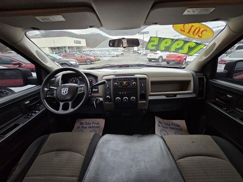 RAM 1500 ST Crew Cab 4WD 2012