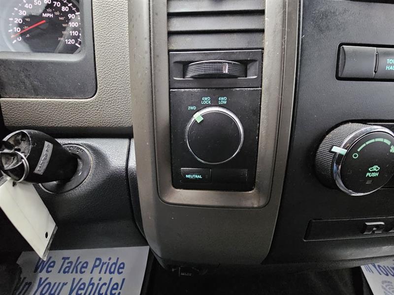 RAM 1500 ST Crew Cab 4WD 2012
