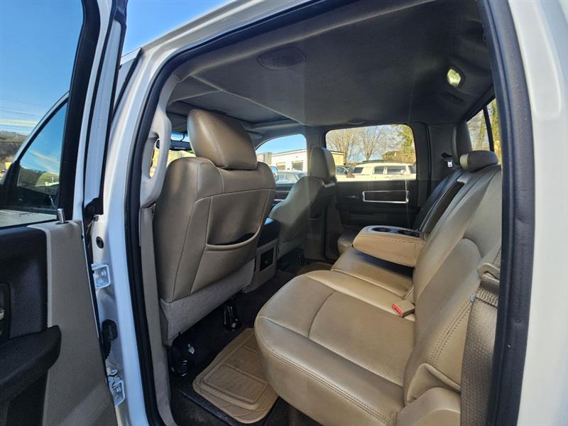 RAM 1500 ST Crew Cab 4WD 2011