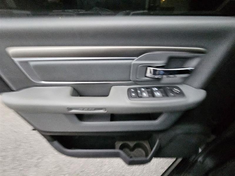 RAM 2500 SLT Crew Cab SWB 4WD 2016