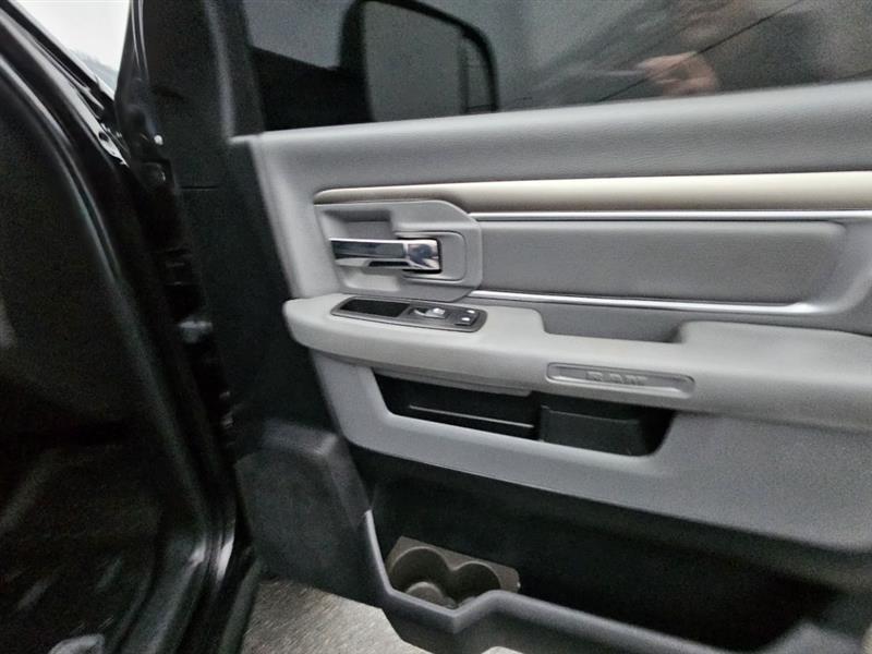 RAM 2500 SLT Crew Cab SWB 4WD 2016