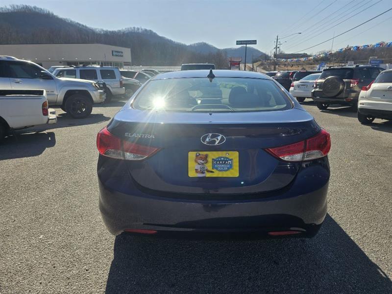 Hyundai Elantra GLS A/T 2012