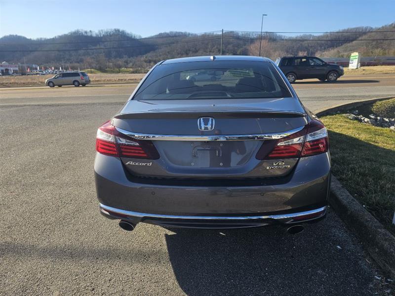 Honda Accord Touring V6 Sedan 6-Spd AT 2017