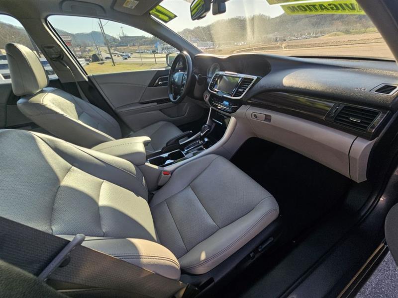 Honda Accord Touring V6 Sedan 6-Spd AT 2017