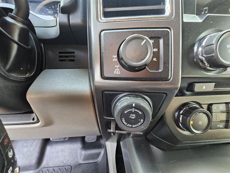 Ford F-150 XL SuperCrew 5.5-ft. Bed 4WD 2016