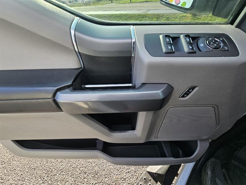 Ford F-150 XL SuperCrew 5.5-ft. Bed 4WD 2016