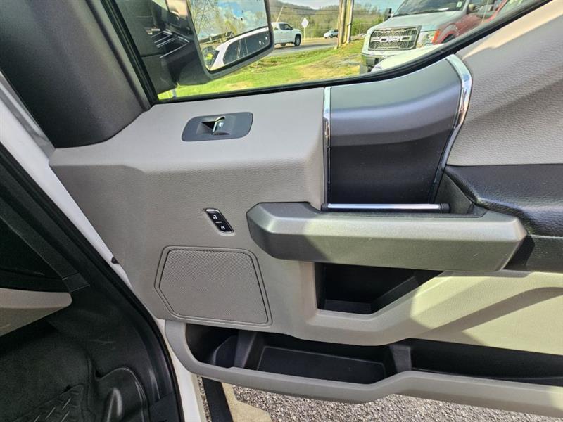 Ford F-150 XL SuperCrew 5.5-ft. Bed 4WD 2016