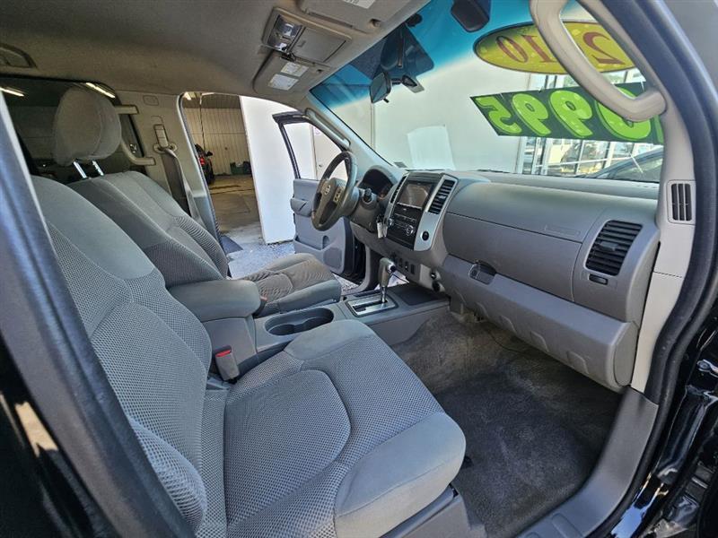 Nissan Frontier SE Crew Cab 4WD 2010