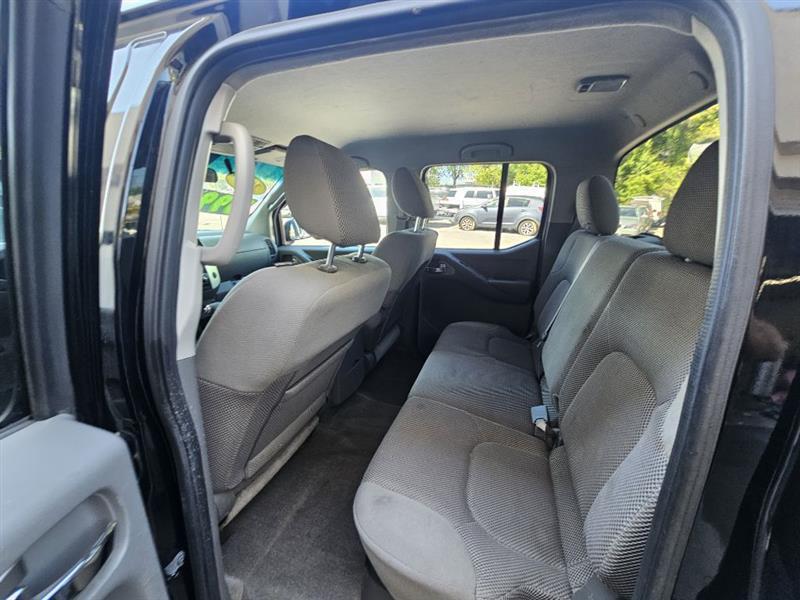 Nissan Frontier SE Crew Cab 4WD 2010