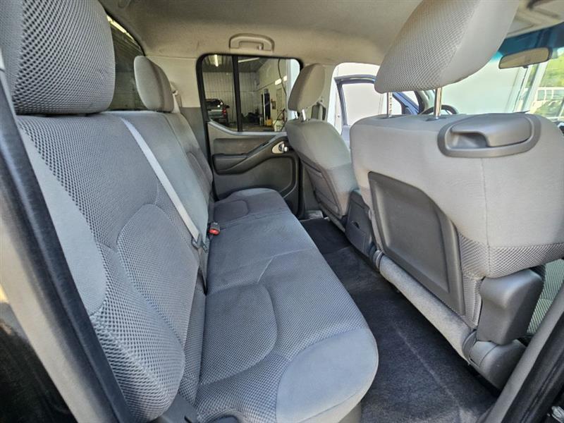 Nissan Frontier SE Crew Cab 4WD 2010