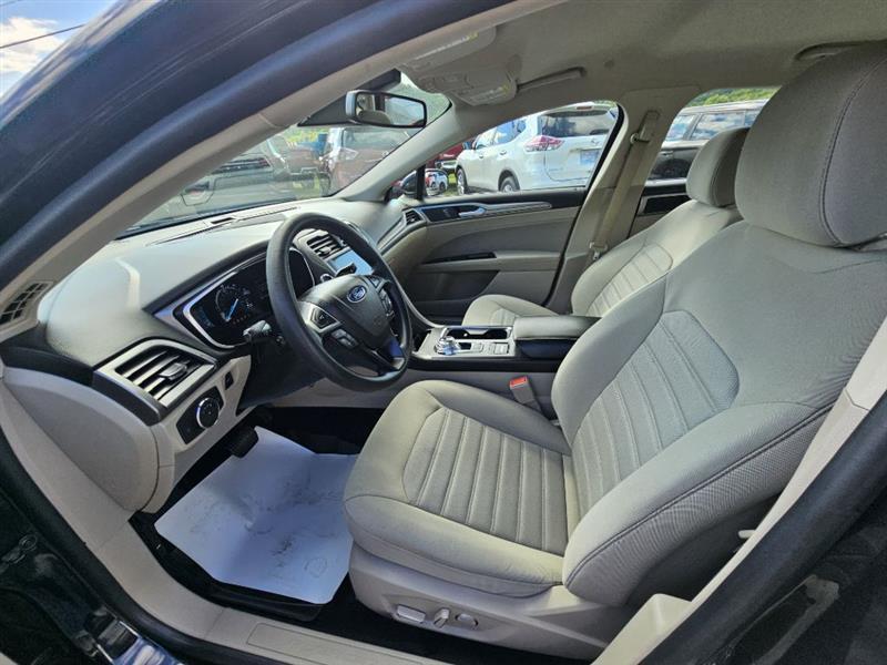 Ford Fusion Hybrid SE 2020