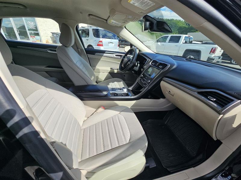 Ford Fusion Hybrid SE 2020