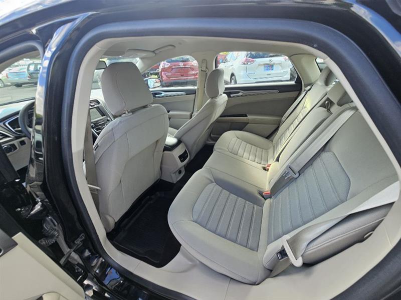 Ford Fusion Hybrid SE 2020