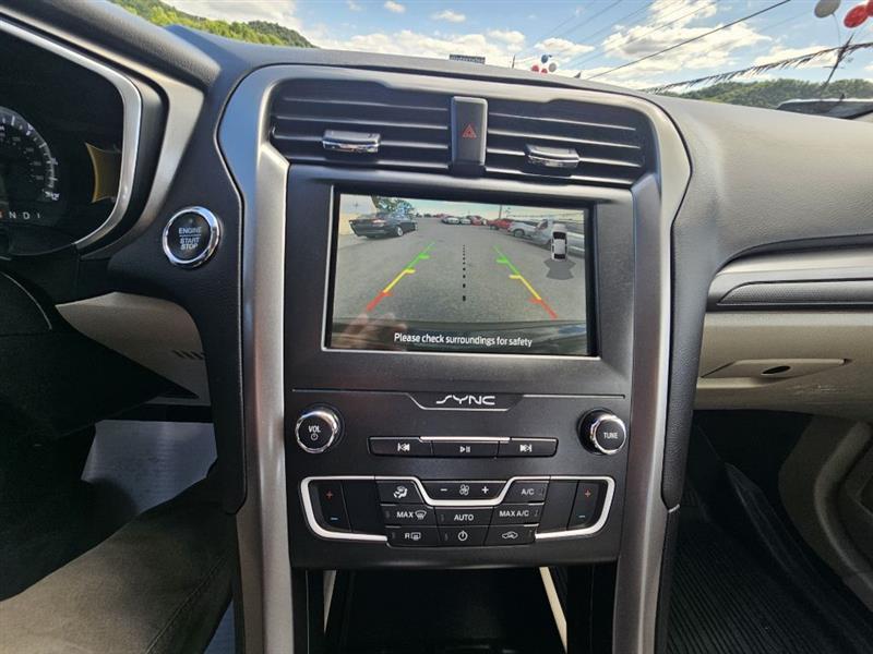 Ford Fusion Hybrid SE 2020